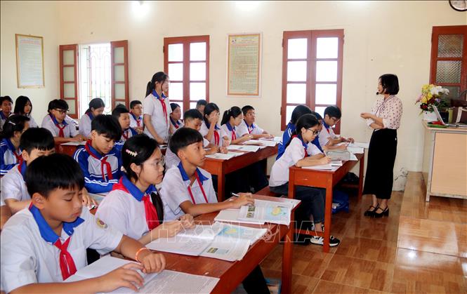 Trường Trung học cơ sở Lê Danh Phương (xã Hưng Hà) chú trọng nâng cao chất lượng dạy và học, khẳng định vị thế là một trong những đơn vị tiêu biểu của địa phương với 29 lớp học, 62 cán bộ, giáo viên, nhân viên. Ảnh: Thế Duyệt – TTXVN
