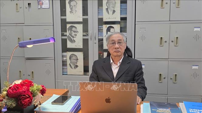 GS, TS Nguyễn Quang Báu, Khoa Vật lý, Trường Đại học Khoa học tự nhiên, Đại học Quốc gia Hà Nội. Diệu Thúy - TTXVN