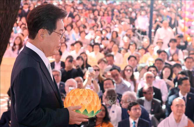 Tổng thống Hàn Quốc Lee Jae Myung dự Đại lễ Phật đản ở thủ đô Seoul ngày 24/5/2026. Ảnh: Yonhap/TTXVN