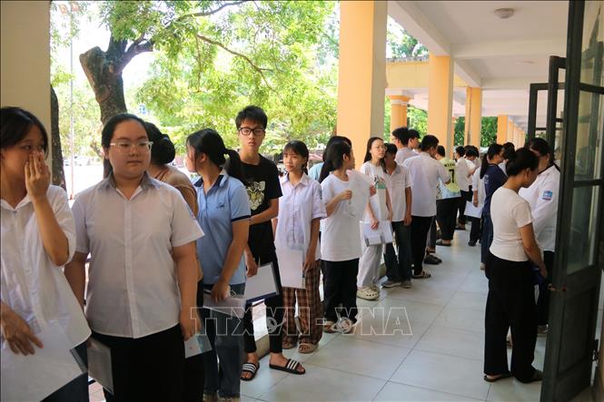 Kỳ thi tuyển sinh vào lớp 10 THPT công lập năm học 2026-2027 tỉnh Hưng Yên có gần 43.000 thí sinh tham dự tại 62 điểm thi. Ảnh: Thu Hoài - TTXVN