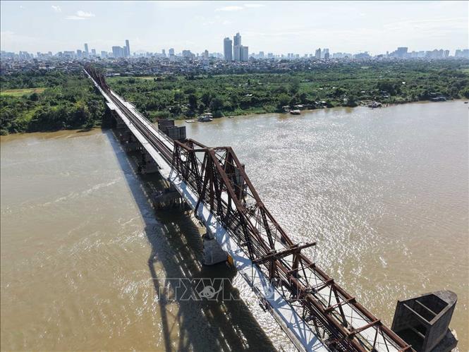 Theo dự kiến, cầu Long Biên sẽ được thông xe ngày 27/5/2026, đáp ứng nhu cầu đi lại của người dân đôi bờ sông Hồng. Ảnh: Hoàng Hiếu - TTXVN