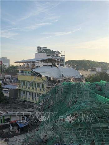 Hiện trường vụ sập tòa nhà đang xây dựng tại thành phố Angeles, tỉnh Pampang, Philippines ngày 24/5/2026. Ảnh: THX/TTXVN