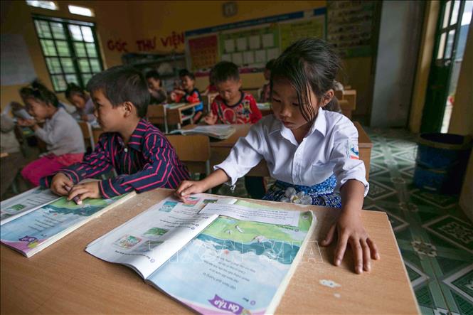 Học sinh lớp 1 trong giờ học. Ảnh: Trọng Đạt - TTXVN