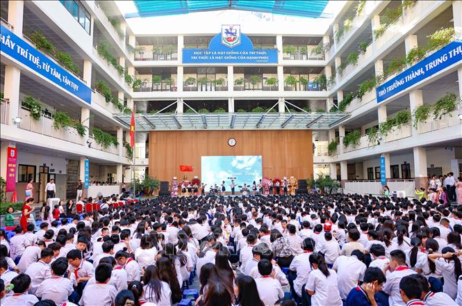 Trường THCS Giảng Võ (phường Giảng Võ, Hà Nội) tổ chức tổng kết năm học 2025 - 2026, tuyên dương khen thưởng giáo viên và học sinh có nhiều thành tích, biểu dương những học sinh vượt khó vươn lên trong học tập và lan tỏa nhiều hoạt động thiện nguyện ý nghĩa. Ảnh: Thanh Tùng - TTXVN 