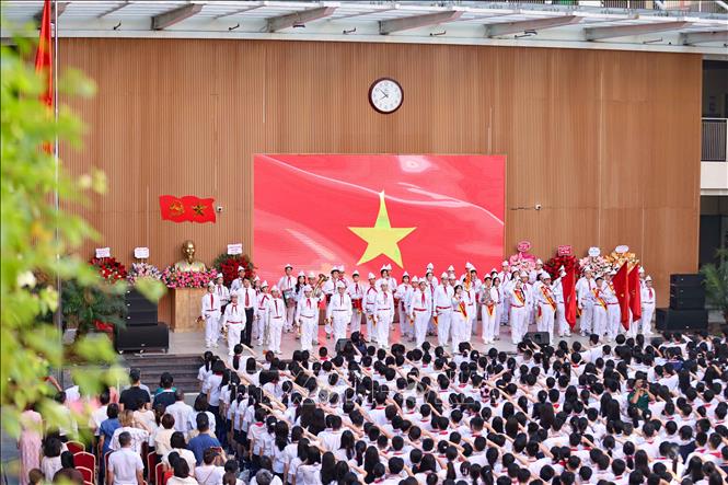 Trường THCS Giảng Võ (phường Giảng Võ, Hà Nội) tổ chức tổng kết năm học 2025 - 2026, tuyên dương khen thưởng giáo viên và học sinh có nhiều thành tích, biểu dương những học sinh vượt khó vươn lên trong học tập và lan tỏa nhiều hoạt động thiện nguyện ý nghĩa. Ảnh: Thanh Tùng - TTXVN 