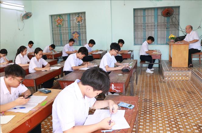 Học sinh thi thử môn Toán tại trường Trung học cơ sở Võ Văn Ký, phường Tây Nha Trang, trong kỳ thi tuyển sinh lớp 10 năm học 2026 -2027. Ảnh: Phan Sáu - TTXVN