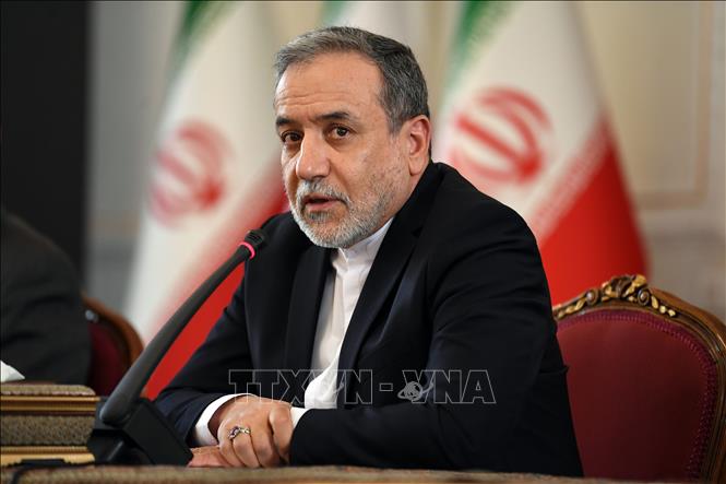 (Tư liệu) Ngoại trưởng Iran Abbas Araghchi phát biểu tại cuộc họp báo ở Tehran. Ảnh: THX/TTXVN