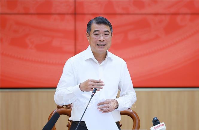 Thủ tướng Lê Minh Hưng kết luận buổi làm việc với Ban Thường vụ Thành uỷ Cần Thơ. Ảnh: Dương Giang – TTXVN 
