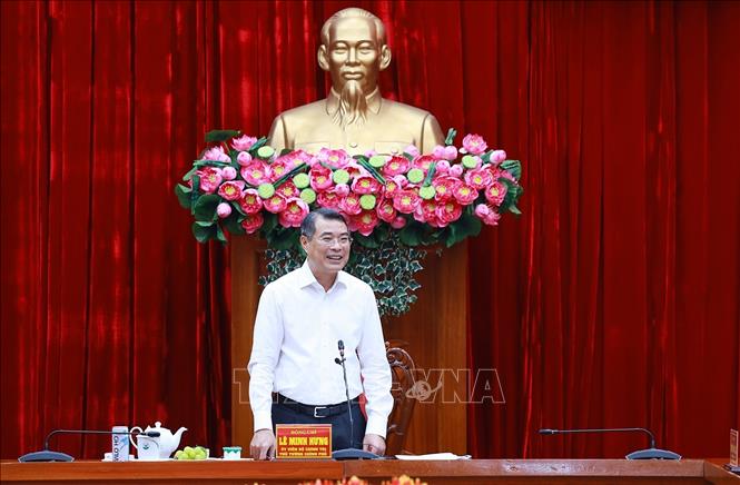 Thủ tướng Lê Minh Hưng chủ trì làm việc với Ban Thường vụ Tỉnh uỷ Vĩnh Long. Ảnh: Dương Giang – TTXVN