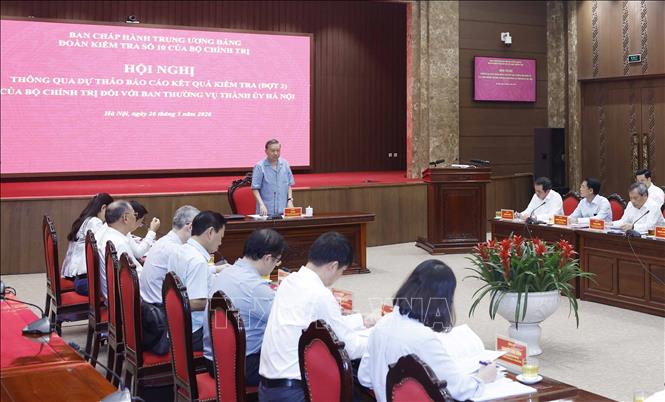 Hội nghị thông qua dự thảo Báo cáo kiểm tra, giám sát (đợt 2) đối với Ban Thường vụ Thành ủy Hà Nội. Ảnh: Thống Nhất – TTXVN