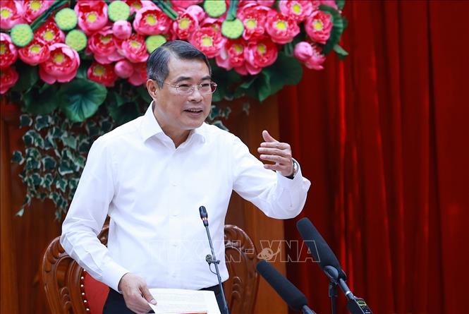 Thủ tướng Lê Minh Hưng kết luận buổi làm việc với Ban Thường vụ Tỉnh uỷ Vĩnh Long. Ảnh: Dương Giang – TTXVN 
