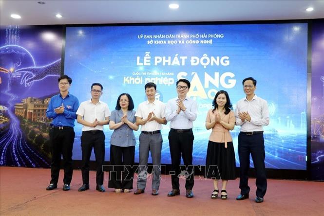 Công bố thành lập Ban tổ chức cuộc thi. Ảnh: Mạnh Minh - TTXVN