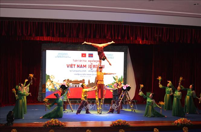 Tiết mục “Tre Việt” mở màn chương trình biểu diễn nghệ thuật khai mạc Tuần Văn hóa Việt Nam tại Campuchia năm 2026. Ảnh: Minh Hưng - P/v TTXVN tại Campuchia