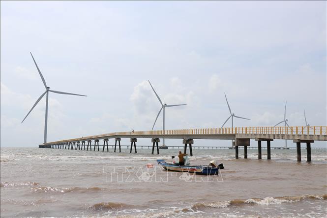Tàu thuyền đánh bắt gần bờ tại phường Trường Long Hòa (tỉnh Vĩnh Long) là một trong những điểm nhấn để địa phương phát triển du lịch gắn với trải nghiệm đời sống ngư dân. Ảnh: Thanh Hòa - TTXVN