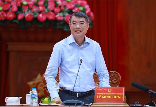 Thủ tướng Lê Minh Hưng kết luận buổi làm việc với Ban Thường vụ Tỉnh uỷ Đồng Tháp. Ảnh: Dương Giang – TTXVN
