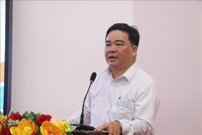 Thạc sỹ Lê Vũ (Giám đốc Trung tâm Tin học Trường Đại học Sư phạm Kỹ thuật, Đại học Đà Nẵng) chia sẻ về định hướng đào tạo sinh viên thích ứng sự đổi mới liên tục của nền kinh tế số. Ảnh: Khoa Chương - TTXVN