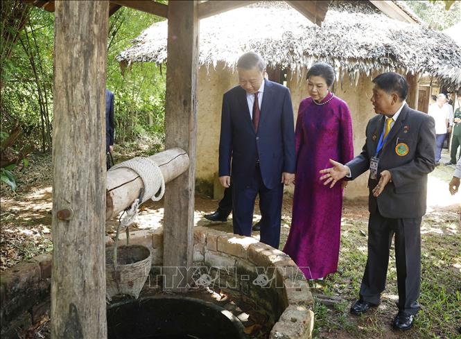 Tổng Bí thư, Chủ tịch nước Tô Lâm và Phu nhân thăm Khu di tích Chủ tịch Hồ Chí Minh ở Udon Thani, nơi Bác Hồ đã từng sống và hoạt động cách mạng trong giai đoạn 1928 - 1929. Ảnh: Thống Nhất – TTXVN