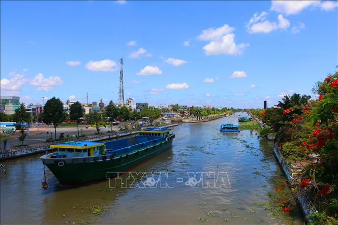  Ô nhiễm kênh rạch, sông ngòi đang báo động nguồn nước ngọt tại Cần Thơ. Ảnh: Duy Khương – TTXVN