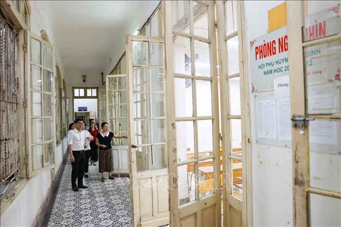 Phường Cửa Nam có 2 điểm thi tại Trường THPT Trần Phú - Hoàn Kiếm và Trường THCS Ngô Sĩ Liên với tổng số 63 phòng thi và 4 phòng thi dự phòng. Ảnh: Thanh Tùng - TTXVN