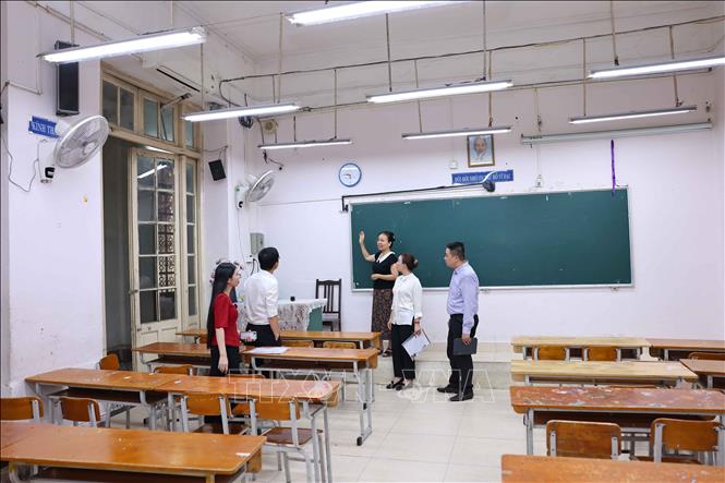 Điểm thi Trường THPT Trần Phú - Hoàn Kiếm có 20 phòng thi, đã cơ bản hoàn tất công tác chuẩn bị, sẵn sàng cho kỳ thi. Ảnh: Thanh Tùng - TTXVN