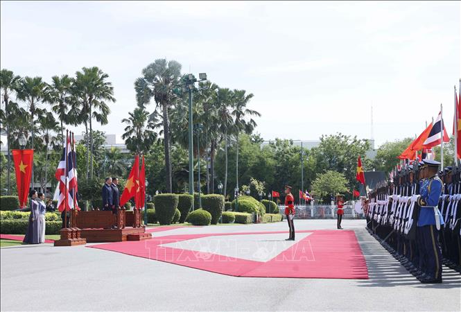 Lễ đón chính thức Tổng Bí thư, Chủ tịch nước Tô Lâm và Phu nhân cùng Đoàn đại biểu cấp cao Việt Nam được tổ chức trọng thể tại Tòa nhà Chính phủ Thái Lan ở Thủ đô Bangkok. Ảnh: Thống Nhất – TTXVN