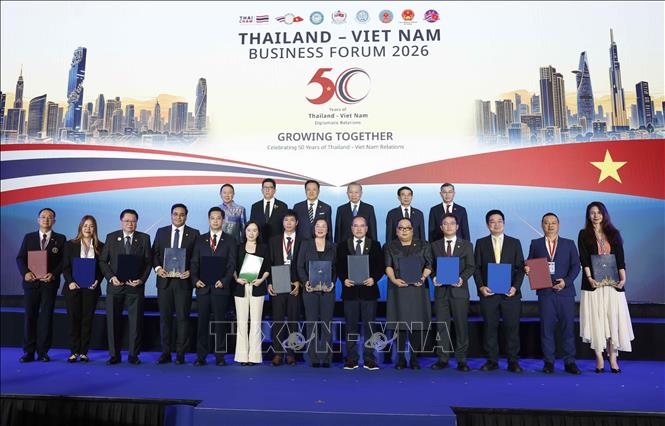 Tổng Bí thư, Chủ tịch nước Tô Lâm và Thủ tướng Thái Lan Anutin Charnvirakul chứng kiến trao các thoả thuận hợp tác giữa doanh nghiệp hai nước. Ảnh: Thống Nhất – TTXVN