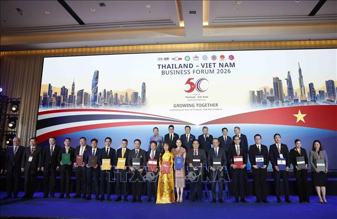 Tổng Bí thư, Chủ tịch nước Tô Lâm và Thủ tướng Thái Lan Anutin Charnvirakul chứng kiến trao các thoả thuận hợp tác giữa doanh nghiệp hai nước. Ảnh: Thống Nhất – TTXVN