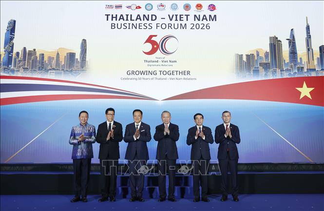 Tổng Bí thư, Chủ tịch nước Tô Lâm và Thủ tướng Thái Lan Anutin Charnvirakul cùng các đại biểu chụp ảnh chung. Ảnh: Thống Nhất – TTXVN