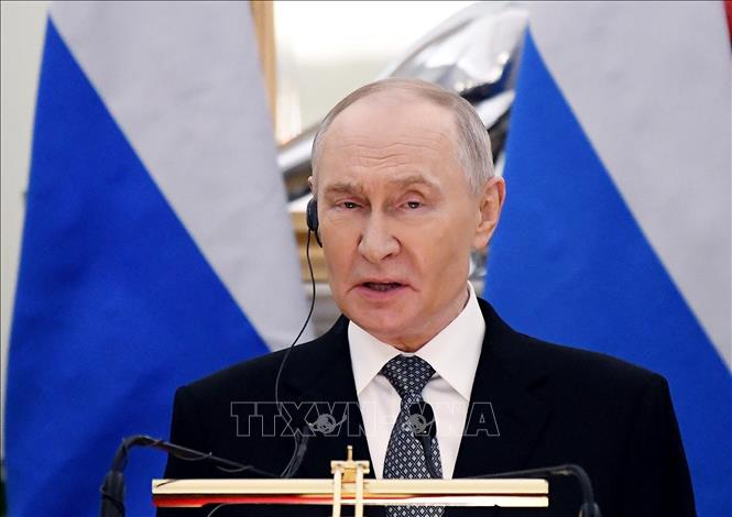 Tổng thống Nga Vladimir Putin phát biểu họp báo tại New Delhi, Ấn Độ. Ảnh: ANI/TTXVN 