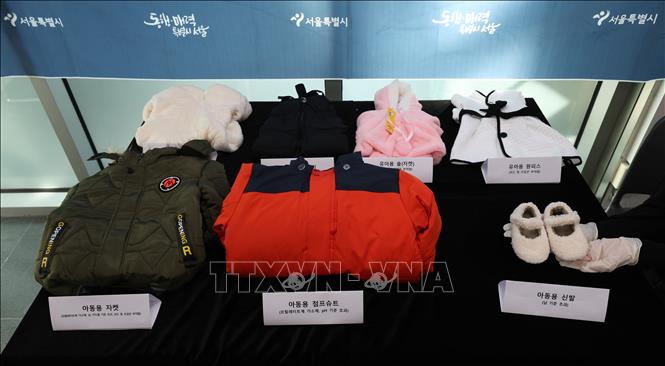 Hàng hoá dành cho trẻ em được bán trên các nền tảng thương mại điện tử Trung Quốc như AliExpress, Shein và Temu. Ảnh: Yonhap/TTXVN