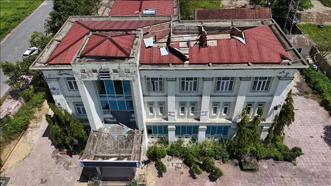 Trụ sở Bảo hiểm xã hội huyện Thạch Hà cũ (xã Lộc Hà) hiện không còn được sử dụng. Ảnh: Hữu Quyết – TTXVN