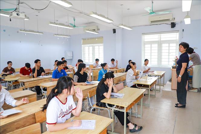 Điểm thi trường THPT Đoàn Kết - Hai Bà Trưng (phường Bạch Mai) có 696 thí sinh, 29 phòng thi. Ảnh: Khánh Hoà - TTXVN