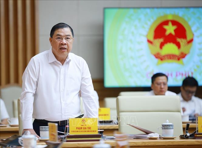Ủy viên Bộ Chính trị, Phó Bí Thường trực Đảng ủy, Phó Thủ tướng Thường trực Chính phủ Phạm Gia Túc phát biểu. Ảnh: Dương Giang – TTXVN