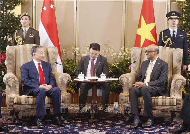 Ngay sau lễ đón, Tổng Bí thư, Chủ tịch nước Tô Lâm hội đàm với Tổng thống Singapore Tharman Shanmugaratnam. Ảnh: Thống Nhất – TTXVN