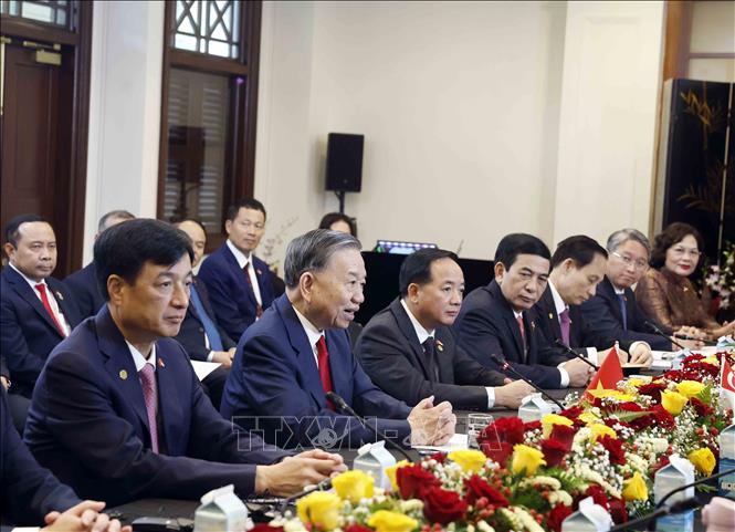 Tổng Bí thư, Chủ tịch nước Tô Lâm phát biểu tại cuộc hội đàm với Thủ tướng Singapore Lawrence Wong. Ảnh: Thống Nhất – TTXVN
