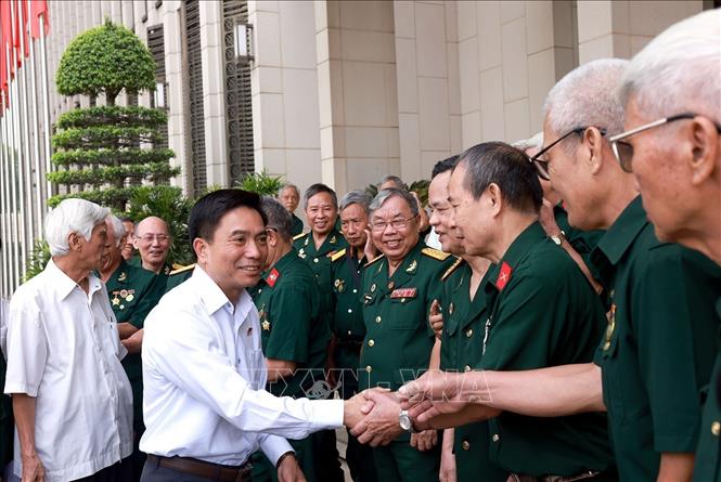 Phó Chủ tịch Quốc hội Nguyễn Doãn Anh gặp mặt Đoàn đại biểu Bảo tàng Chiến sĩ cách mạng bị địch bắt tù đày. Ảnh: Tuấn Anh - TTXVN 