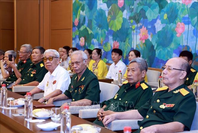 Các đại biểu Bảo tàng chiến sĩ cách mạng bị địch bắt tù đày và cựu chiến binh thuộc các phường, xã trên địa bàn thành phố Hà Nội. Ảnh: Tuấn Anh - TTXVN