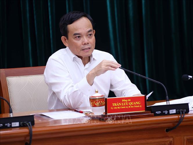Đồng chí Trần Lưu Quang, Ủy viên Bộ Chính trị, Bí thư Thành ủy Thành phố Hồ Chí minh điều hành nội dung thảo luận. Ảnh: Văn Điệp – TTXVN	