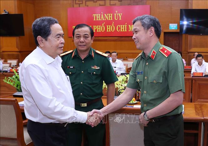 Chủ tịch Quốc hội Trần Thanh Mẫn với các đại biểu. Ảnh: Văn Điệp – TTXVN	