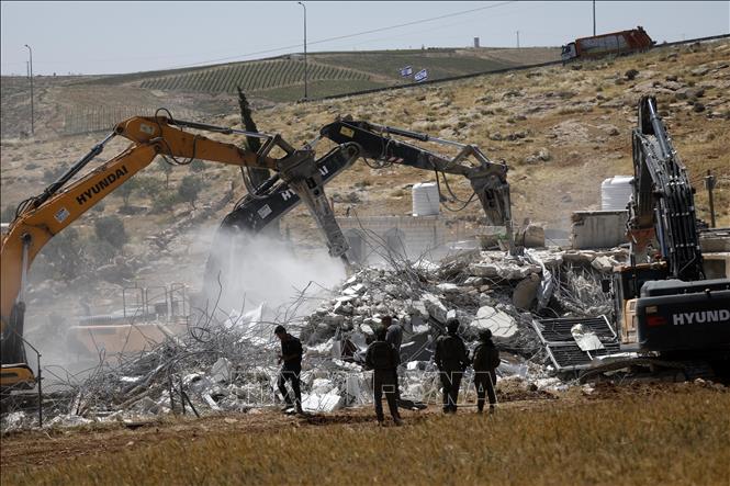 Nhà ở của người Palestine bị phá dỡ tại làng Deirat ở Hebron, Bờ Tây, ngày 4/5/2026. Ảnh: THX/TTXVN