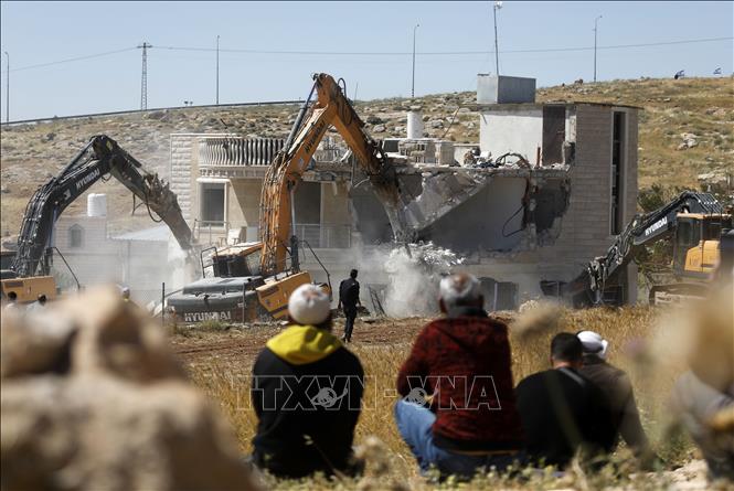 Nhà ở của người Palestine bị phá dỡ tại làng Deirat ở Hebron, Bờ Tây, ngày 4/5/2026. Ảnh: THX/TTXVN
