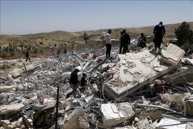 Nhà ở của người Palestine bị phá hủy tại làng Deirat ở Hebron, Bờ Tây, ngày 4/5/2026. Ảnh: THX/TTXVN