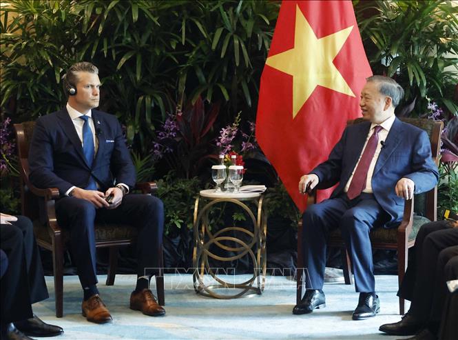 Tổng Bí thư, Chủ tịch nước Tô Lâm tiếp Bộ trưởng Bộ Chiến tranh Hoa Kỳ Pete Hegseth. Ảnh: Thống Nhất – TTXVN