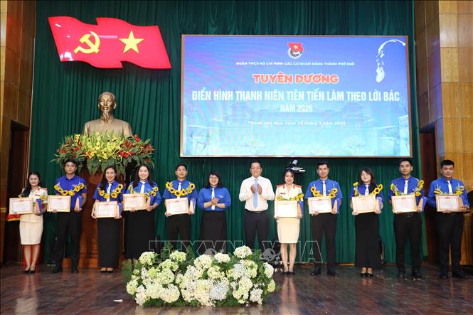 Tuyên dương điển hình thanh niên tiên tiến làm theo lời Bác năm 2026. Ảnh: Mai Trang - TTXVN 