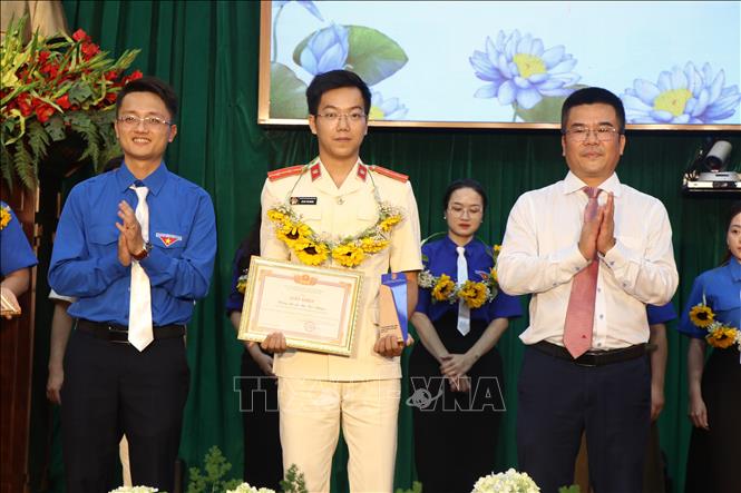 Tuyên dương điển hình thanh niên tiên tiến làm theo lời Bác năm 2026. Ảnh: Mai Trang - TTXVN 