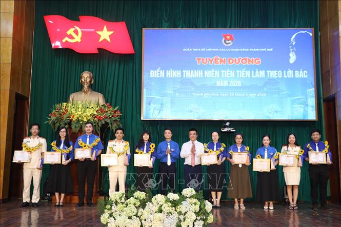 Tuyên dương điển hình thanh niên tiên tiến làm theo lời Bác năm 2026. Ảnh: Mai Trang - TTXVN 