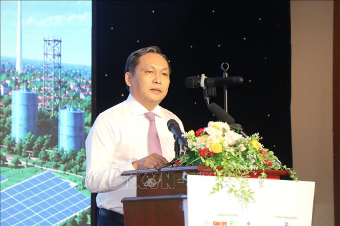 Phó Chủ tịch UBND TP. Cần Thơ Lê Công Lý thông tin về định hướng chuyển đổi nông nghiệp xanh của địa phương. Ảnh: Thu Hiền - TTXVN