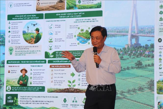 Nguyên Phó Chủ tịch Quốc hội Lê Minh Hoan đề xuất giải pháp làm nông nghiệp xanh. Ảnh: Thu Hiền - TTXVN