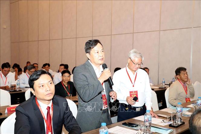 Các nhà đầu tư phát biểu tại hội nghị. Ảnh: Nguyễn Văn Cảnh - TTXVN