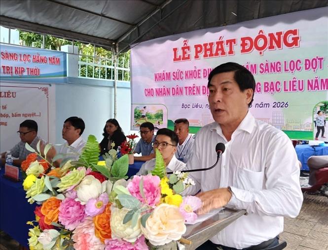 Bác sĩ Nguyễn Chí Thanh, Giám đốc Sở Y tế tỉnh Cà Mau phát biểu tại lễ phát động đợt 3 khám sàng lọc cho người dân tại phường Bạc Liêu. Ảnh: Tuấn Kiệt – TTXVN